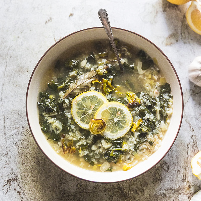 https://thestoriedrecipe.com/wp-content/uploads/2023/09/Sopa-de-Ajo-Healthy-Green-Garlic-Soup-with-Spinach-and-Leeks-24-1-2.jpg